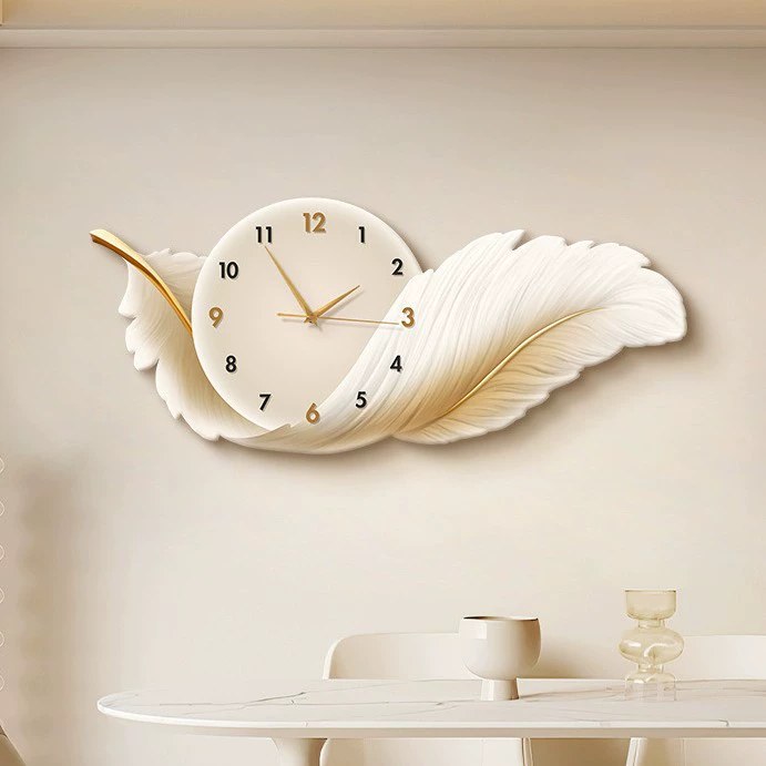 Clock Wall Clock Living Room 2025 New Restaurant Decorative Painting Accessible Luxury Feather Clock High-End Living Room Silent Wall Hanging 