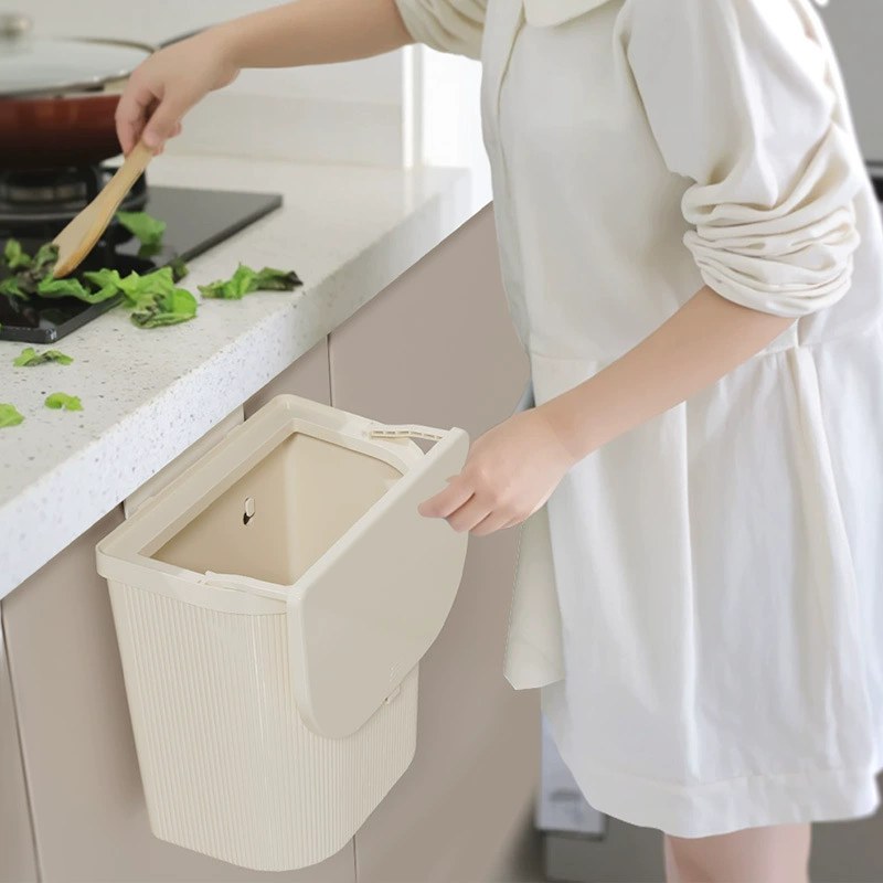 Wholesale Kitchen Wall-Mounted Trash Can, High-Looking and Stylish Household Trash Can with Lid, Hanging Flip-Top Plastic Trash Can for Bathroom 
