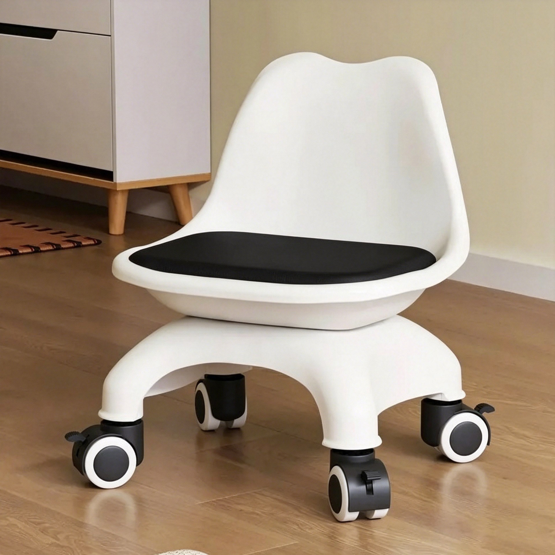 Black and white [brake wheel] factory direct delivery