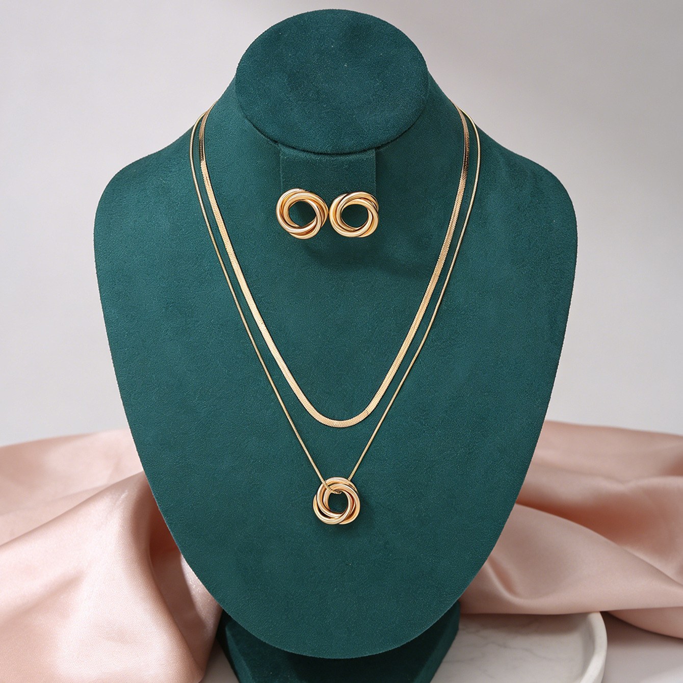 Rose necklace + earrings-gold