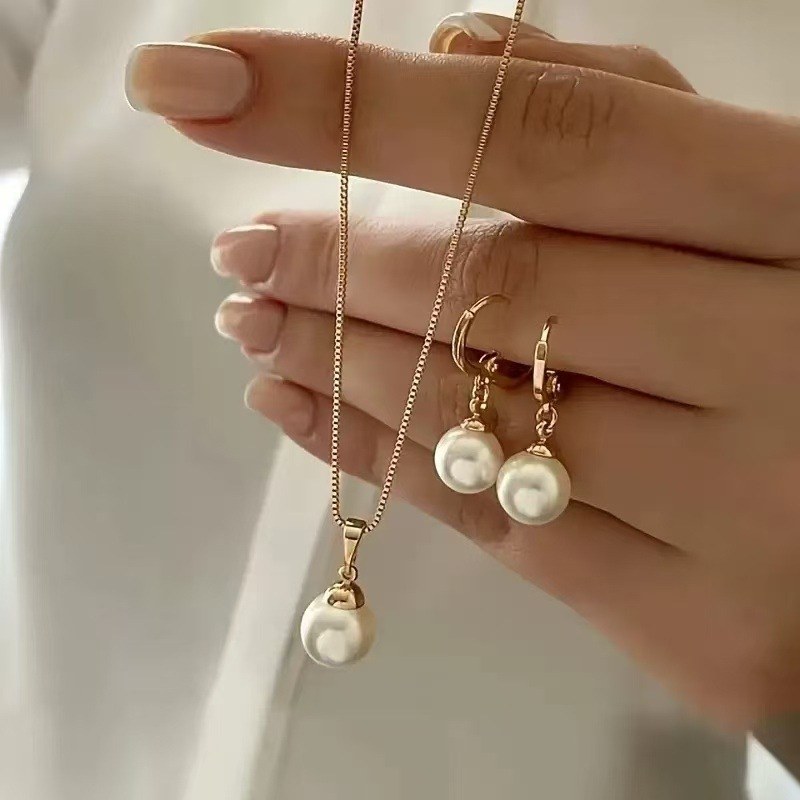 Imitation pearl jewelry set—gold