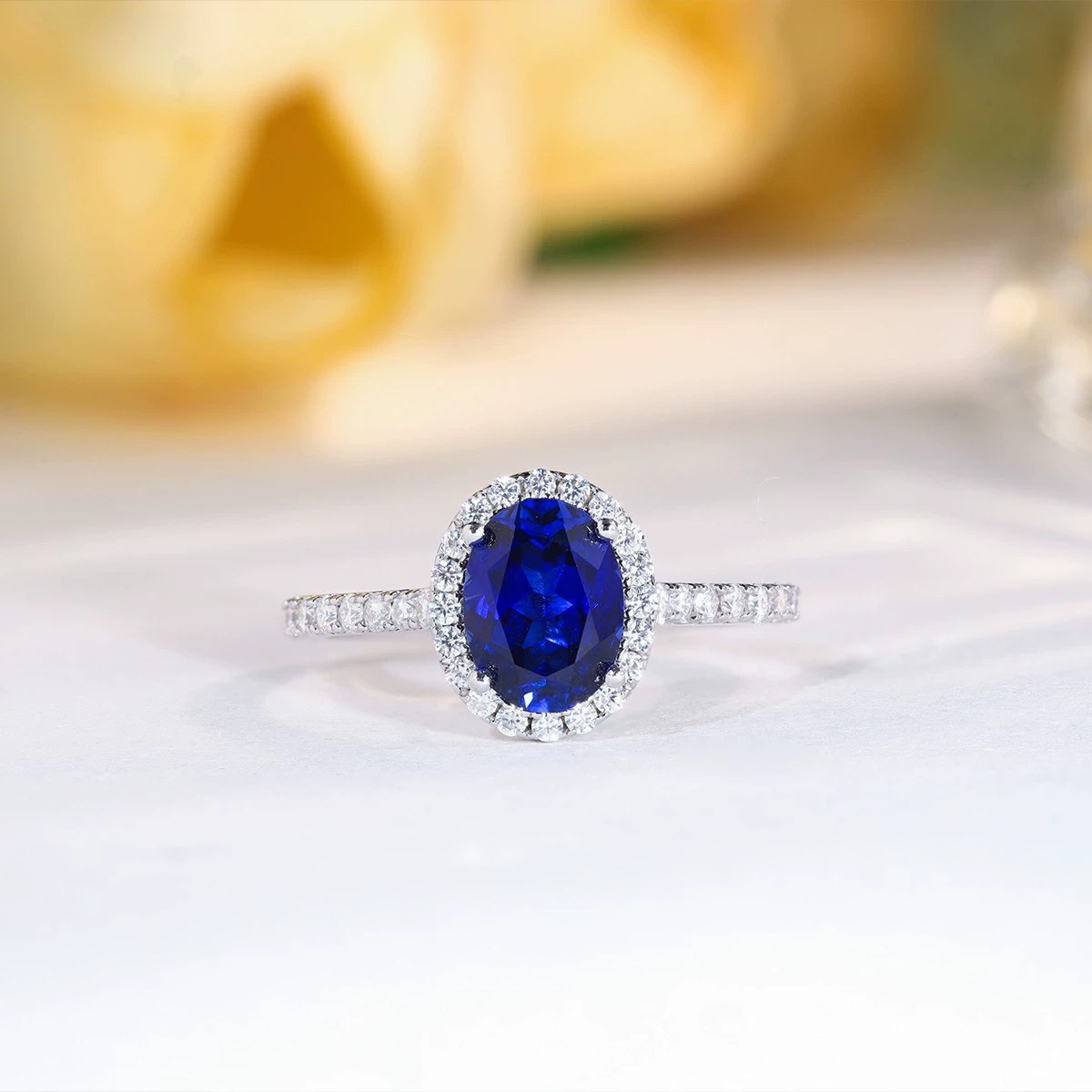 Rui Zuan Jewelrys New Cultured Sapphire Ring, Egg-Shaped 6*8mm, Light Luxury, Simple Four-Prong Setting, 925 Silver Gold-Plated, in Stock