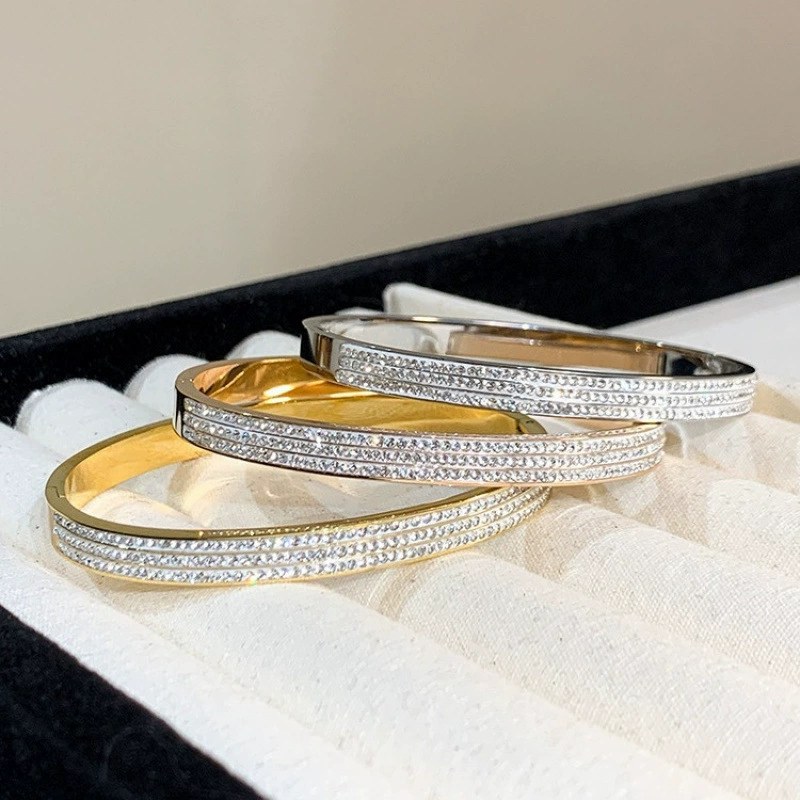 Popular Titanium Steel Non-Fading Luxury High-End Full Diamond Bracelet for Women, New Couples Jewelry