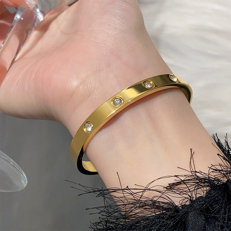 Ten diamond bracelet gold