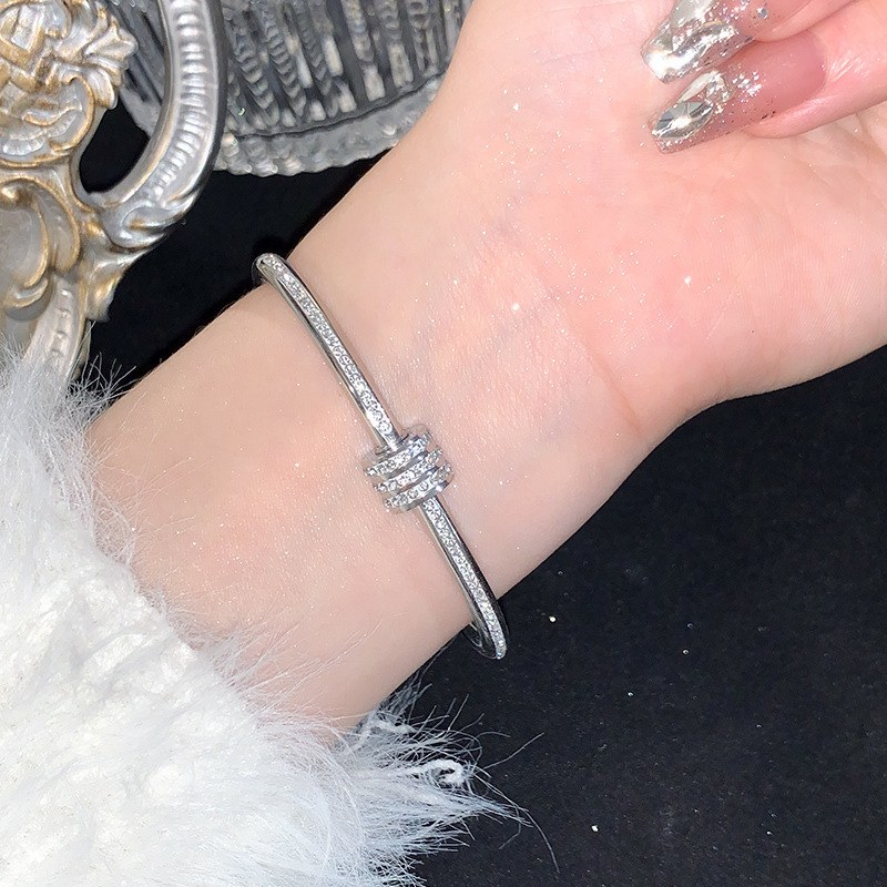 Small waist silver