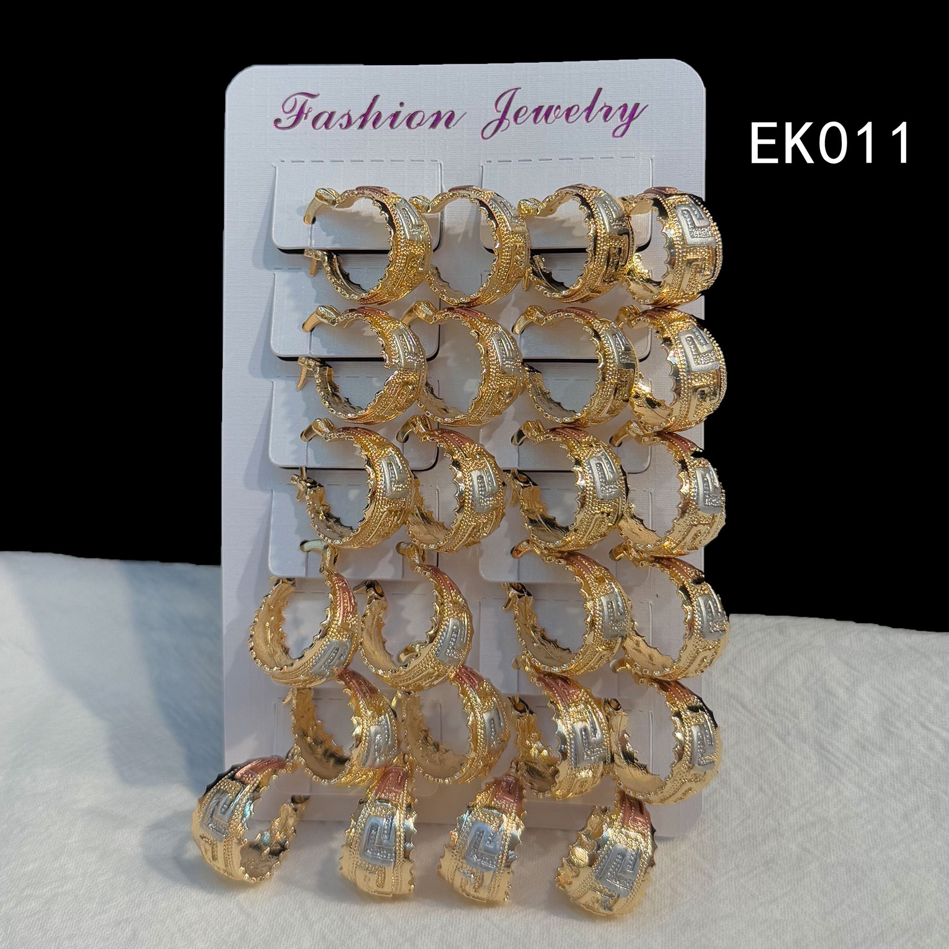 EK011