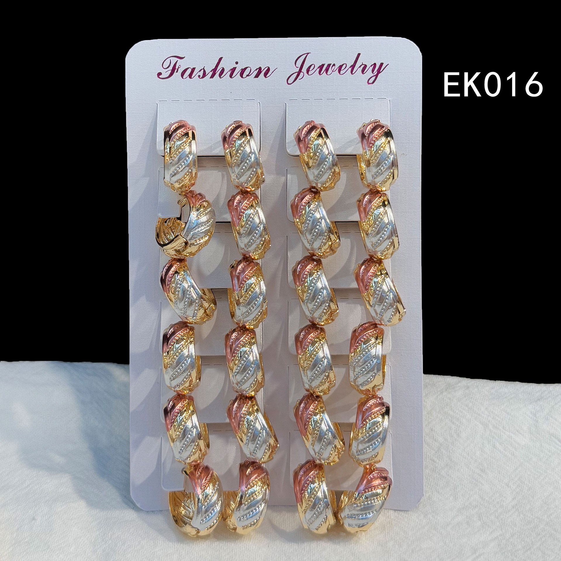 EK016