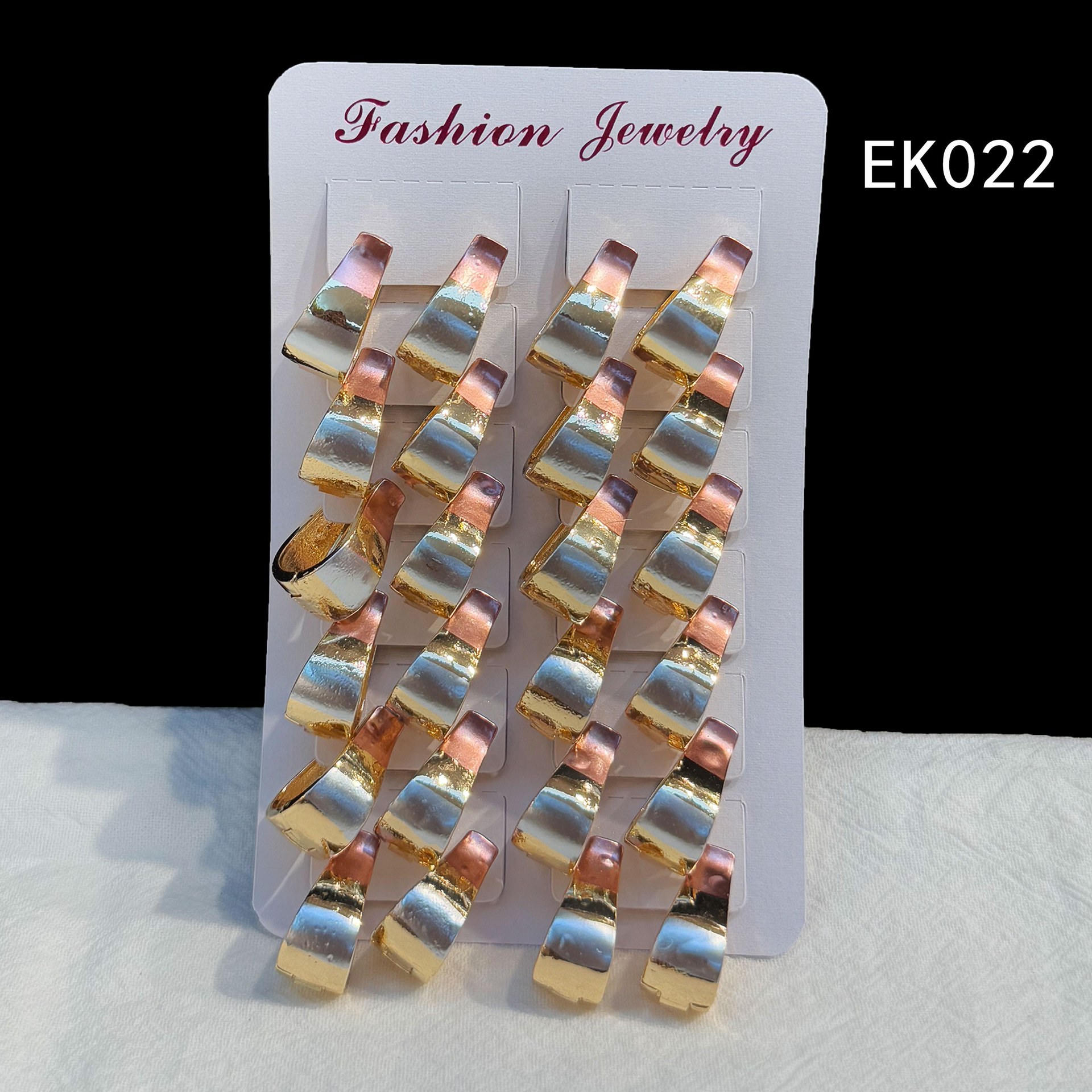 EK022