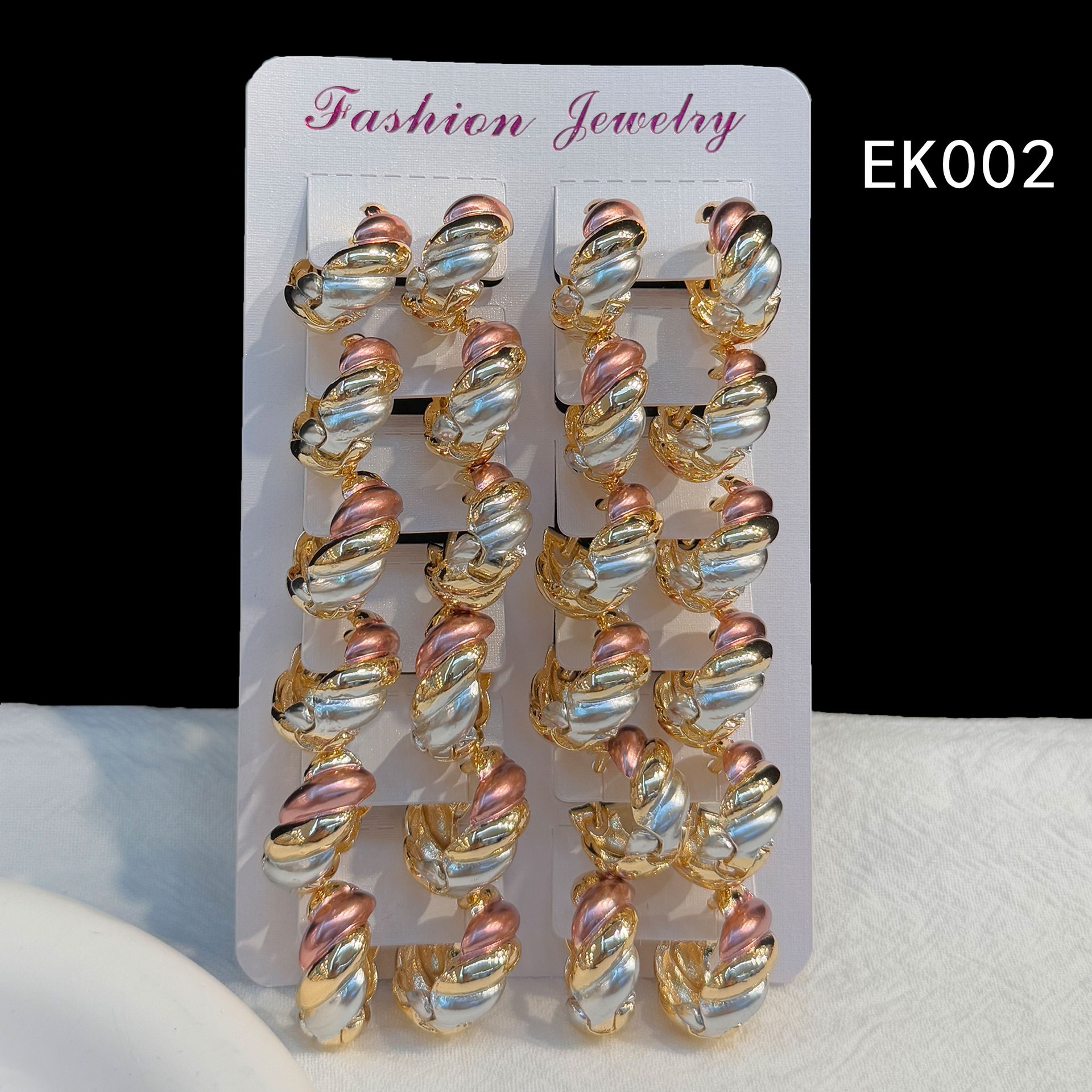 EK002