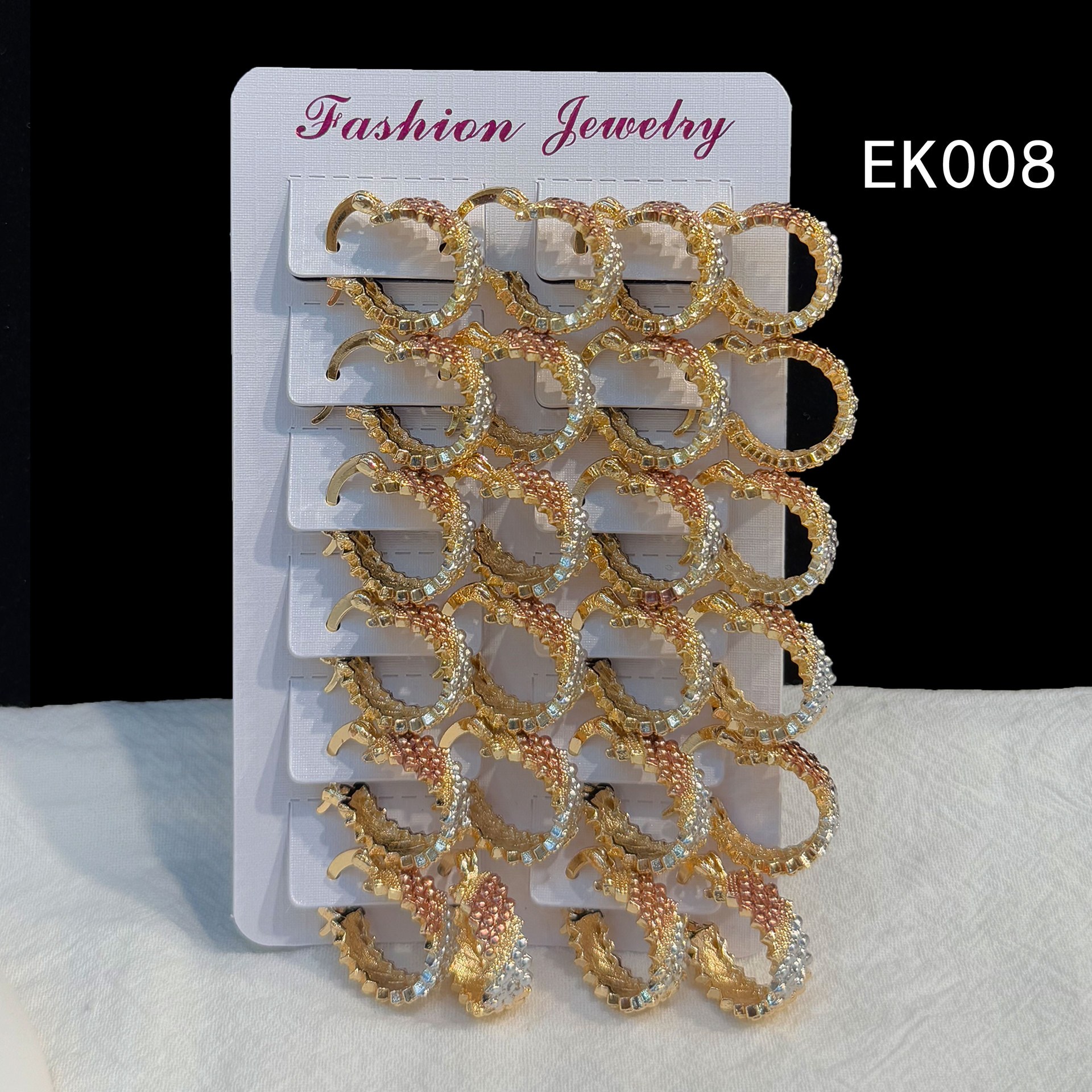EK008