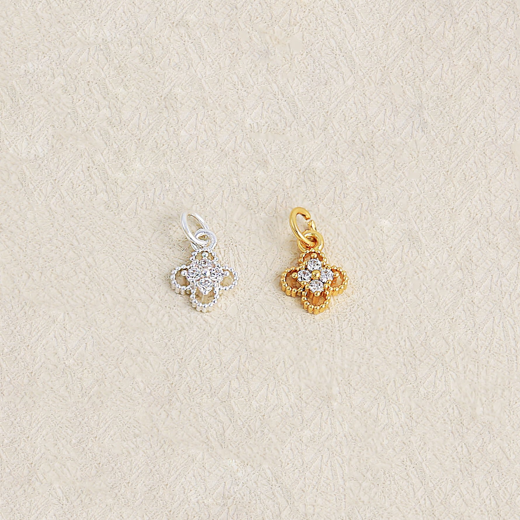 Thick silver electroplating color retention [hanging circle zircon four-leaf clover pendant] ys491