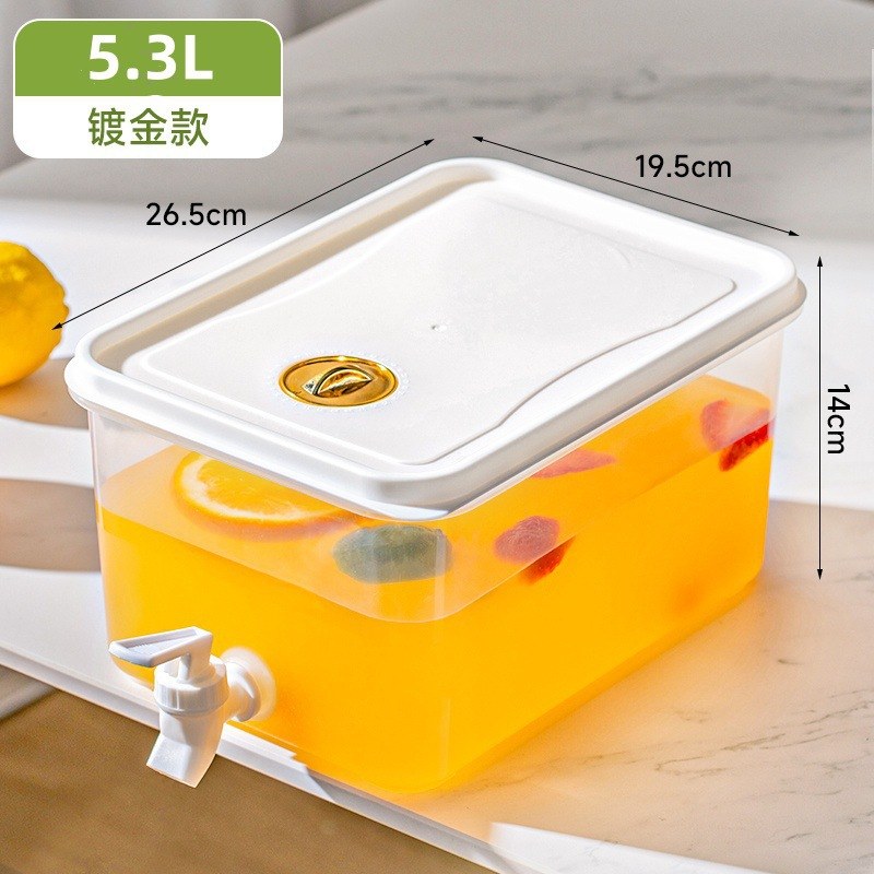 3 liters [white model + filter] can hold 3kg liters of water